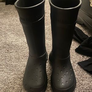 Worn 5x good condition comes with dust bags